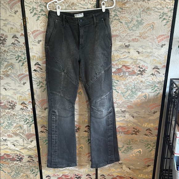 FREE PEOPLE VICTOR MOTO GRAY/BLACK MID RISE FLARE JEANS SIZE 28 - Picture 1 of 12